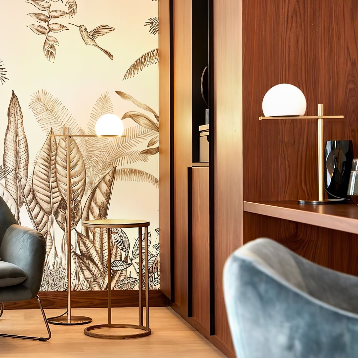 Circ 3725 Table Lamp