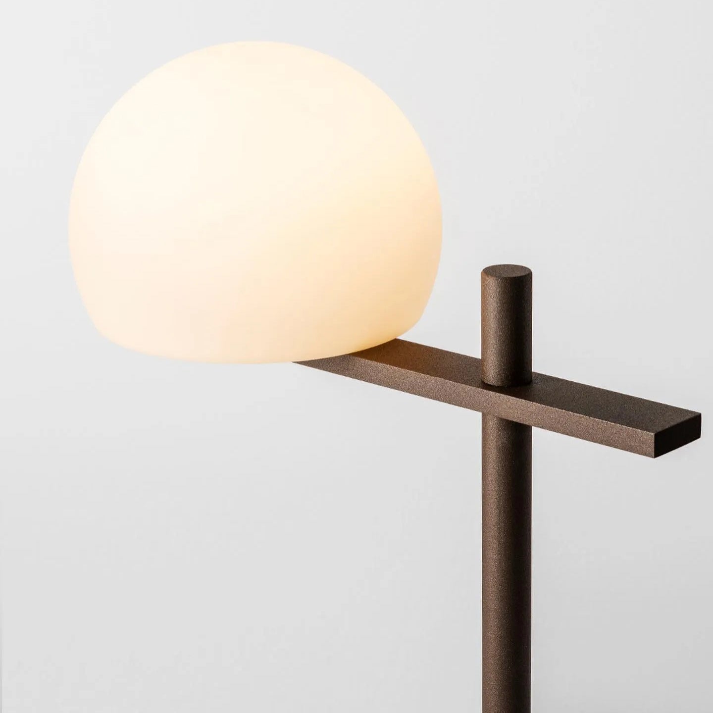 Circ 3725 Table Lamp