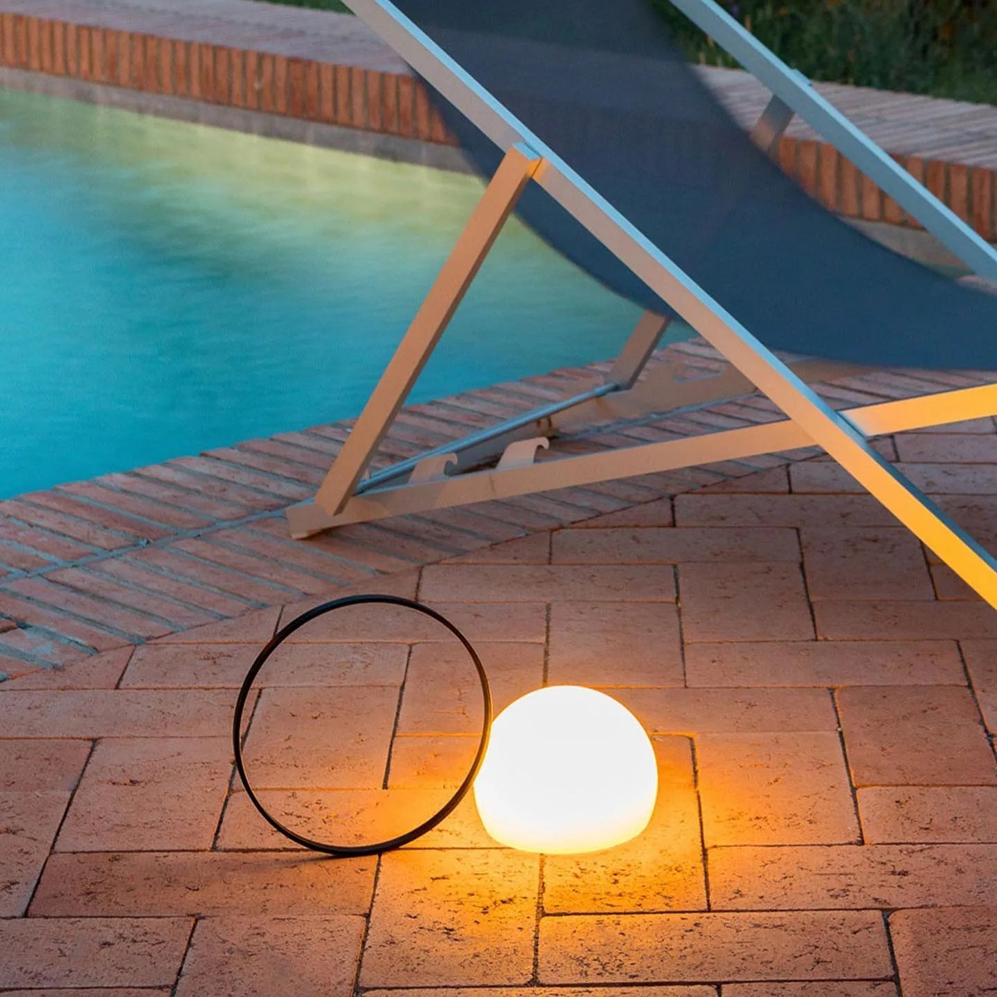Circ 3726 Table Lamp Built-in Battery