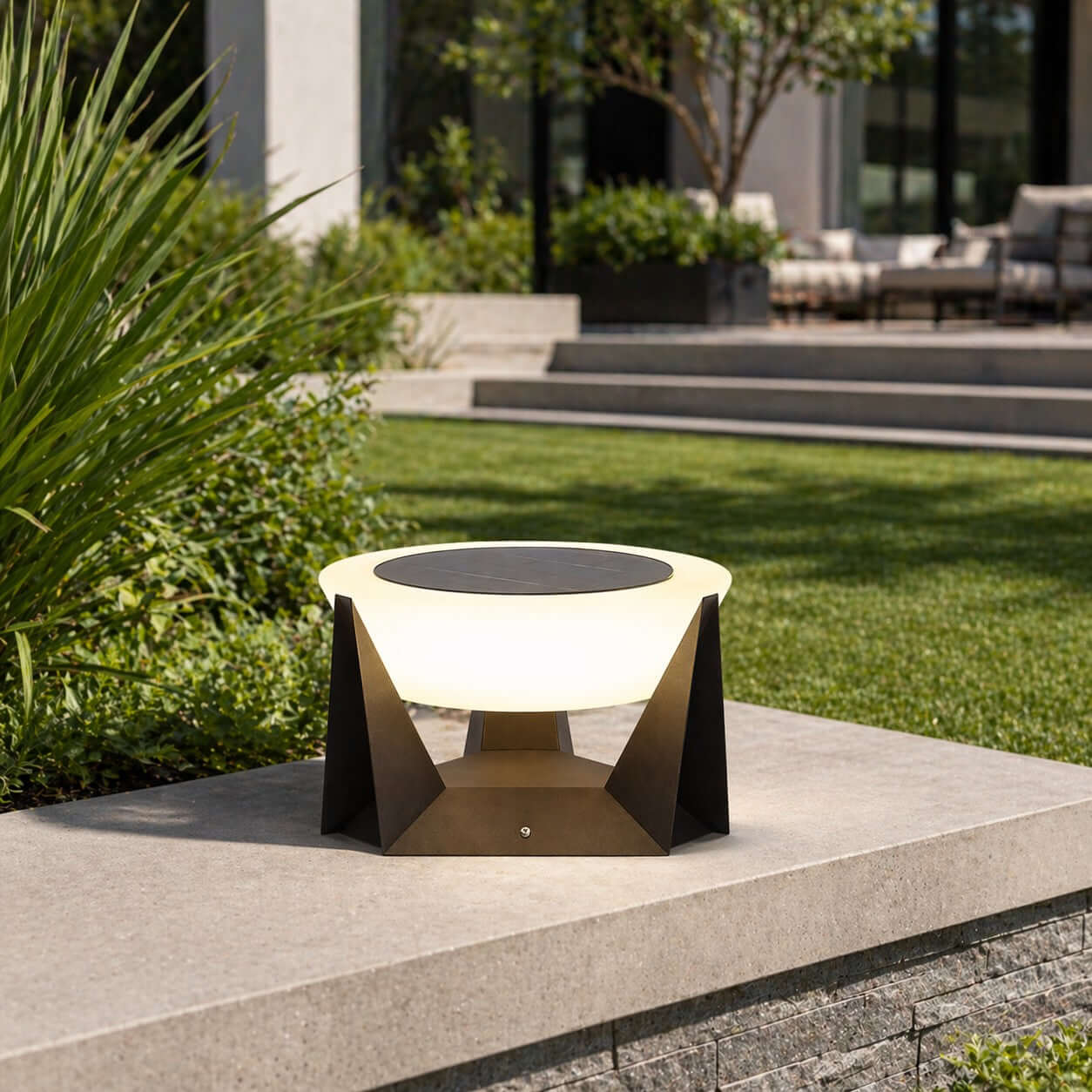 Elvuno Outdoor Lamp