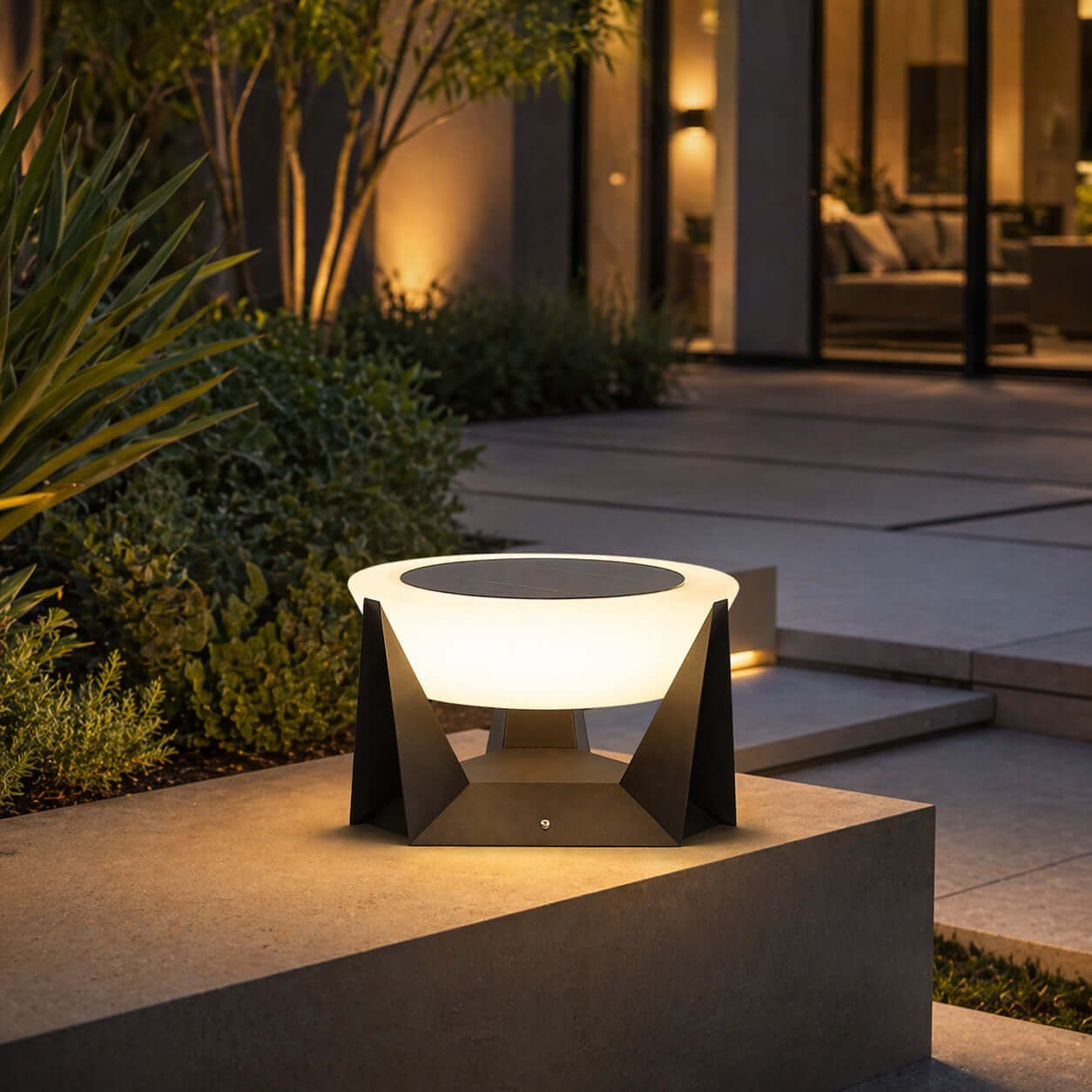 Elvuno Outdoor Lamp