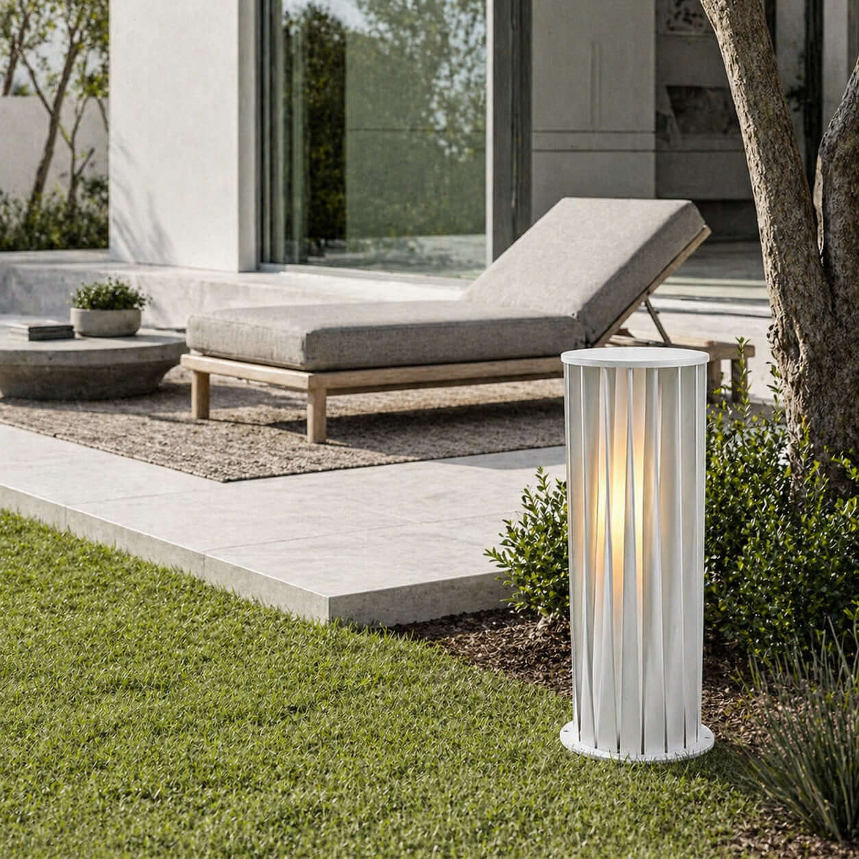 Iolane LED Garden Light