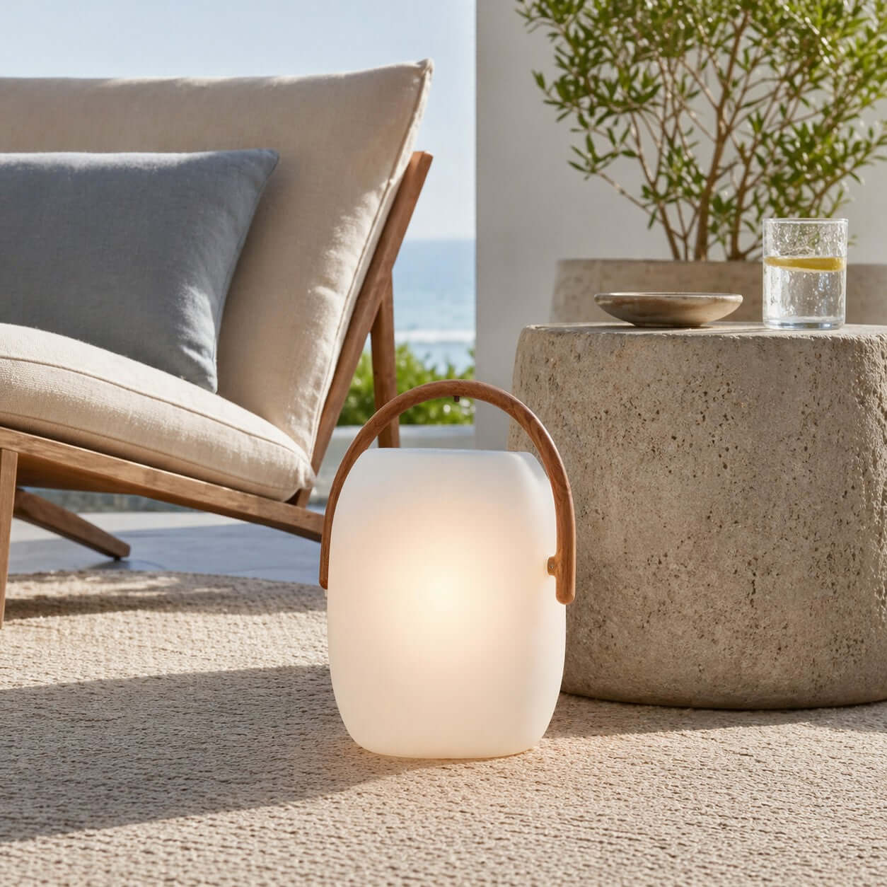 Kelaro Solar Outdoor Lamp