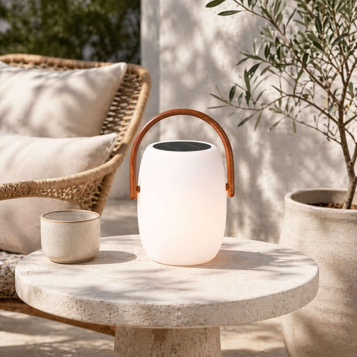 Kelaro Solar Outdoor Lamp