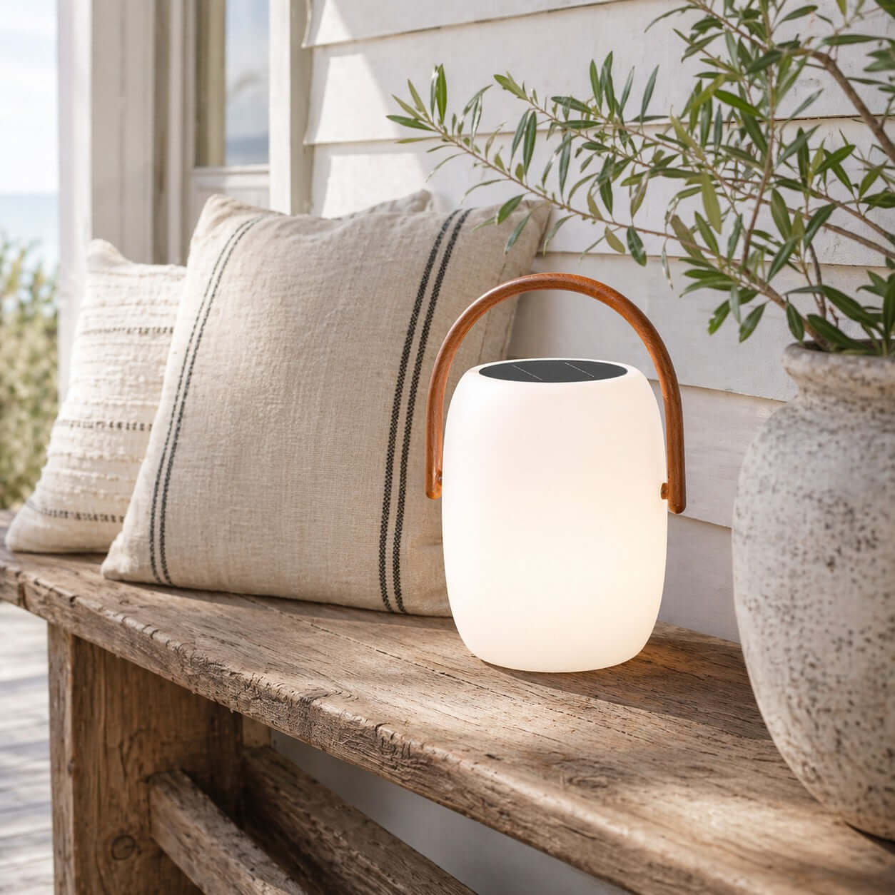 Kelaro Solar Outdoor Lamp
