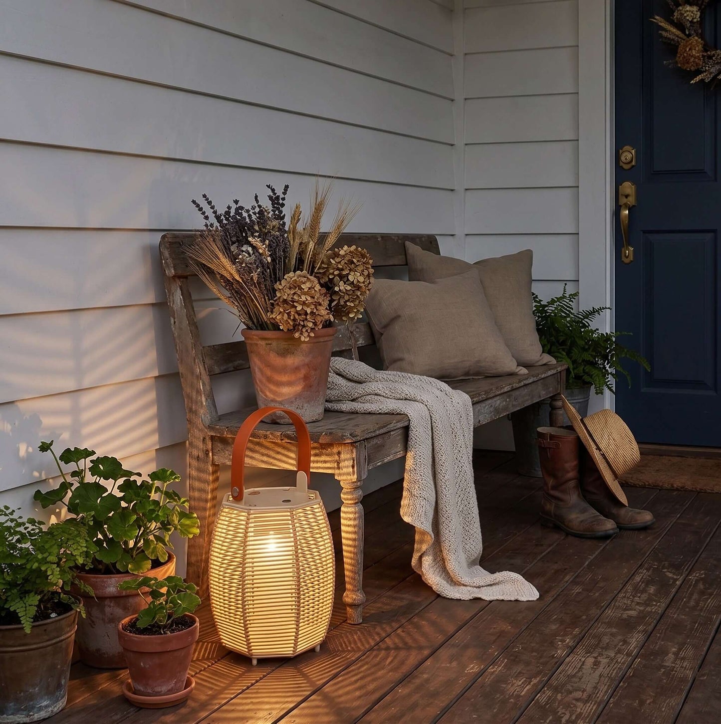 Kivora LED Outdoor Light