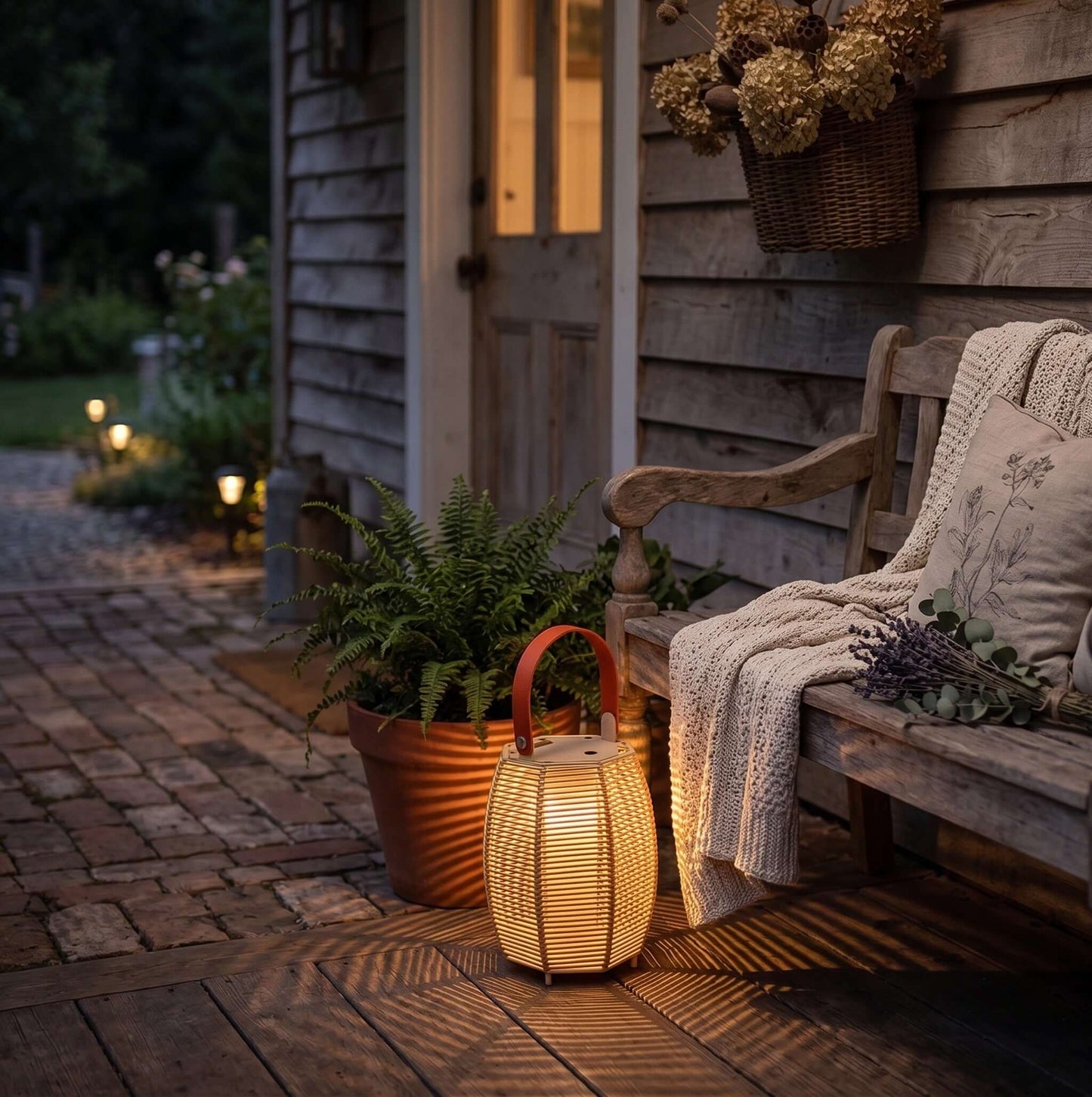 Kivora LED Outdoor Light