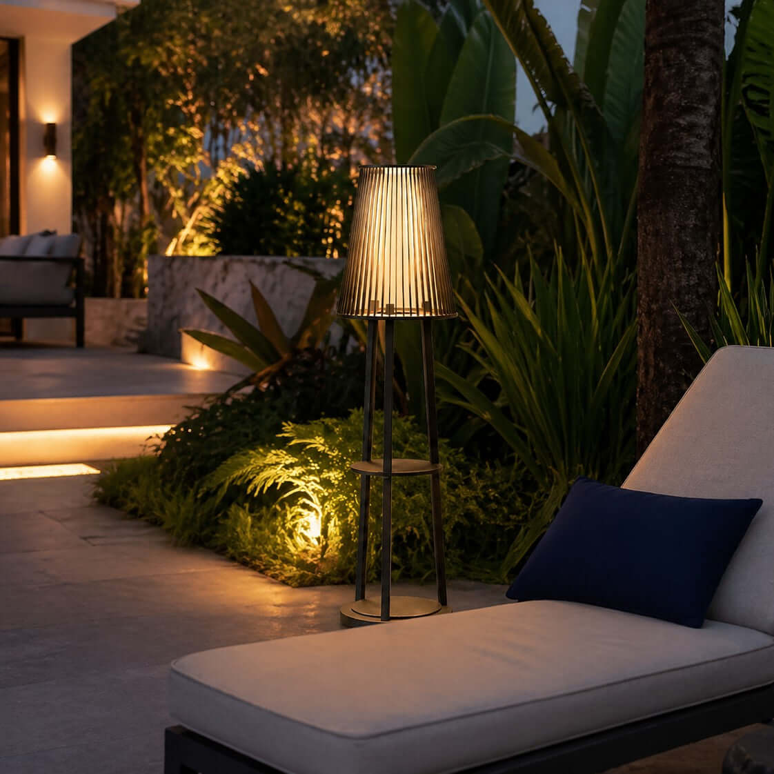 Lurnia Floor Lamp