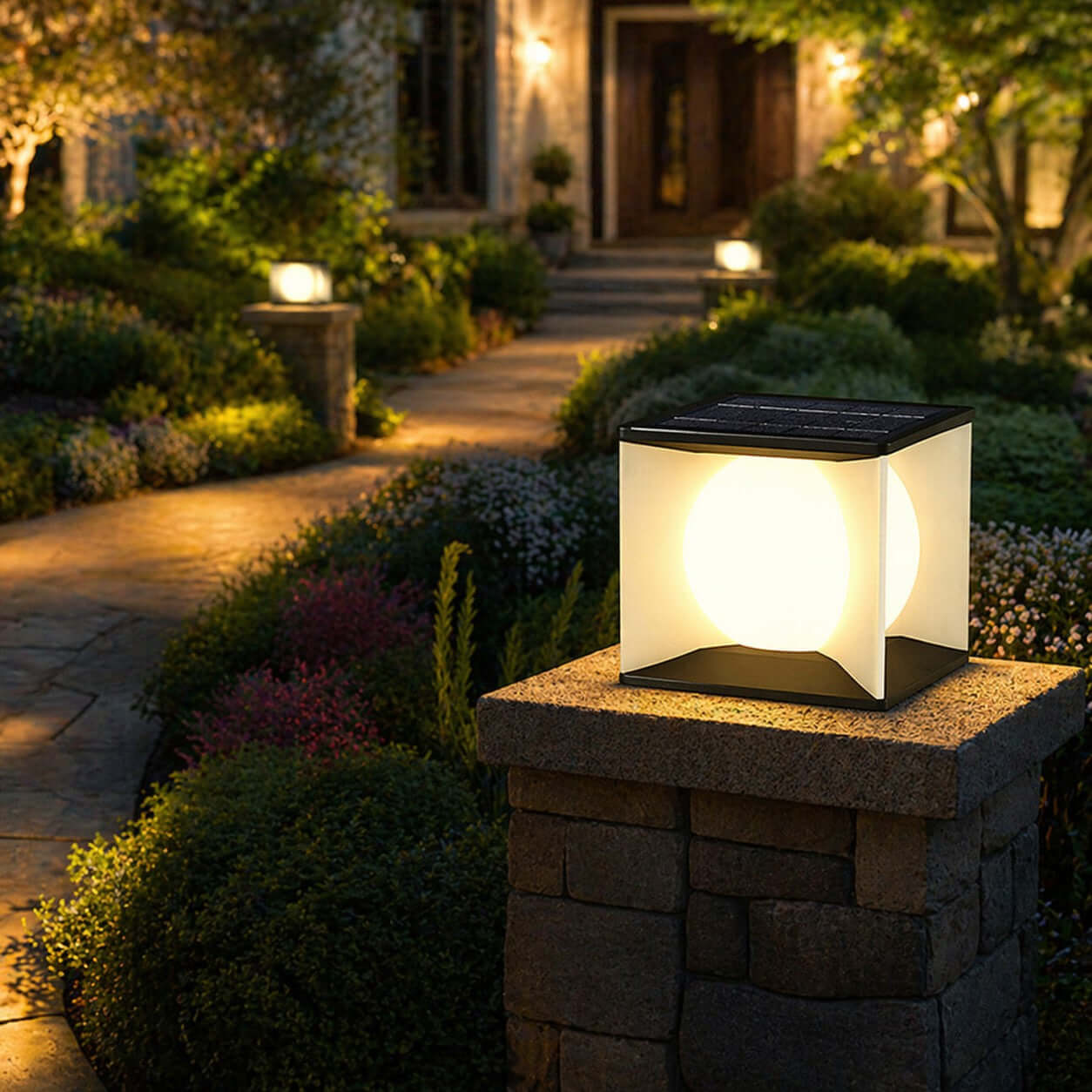 Naviro Outdoor Garden Lamp