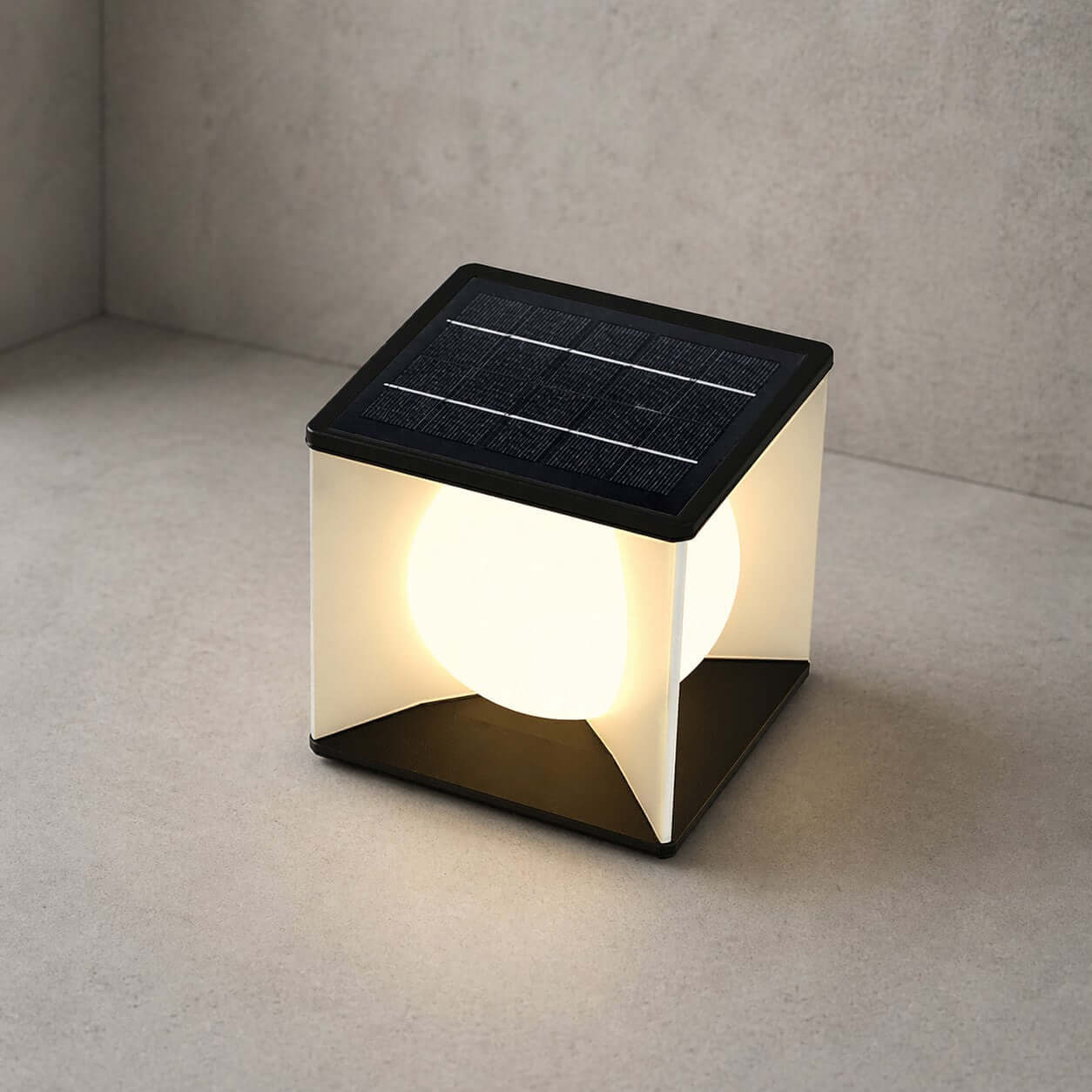Naviro Outdoor Garden Lamp
