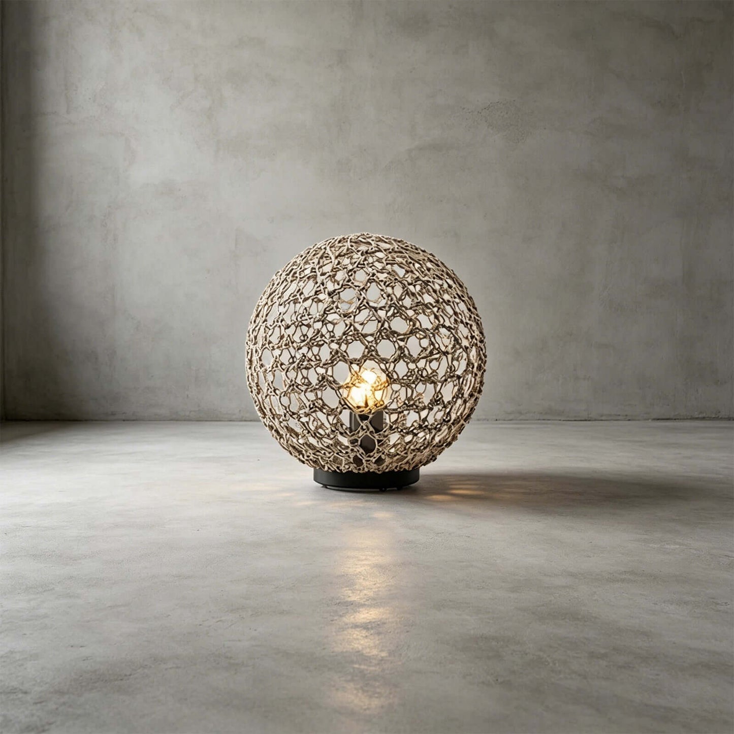 Neravi Outdoor Garden Lamp