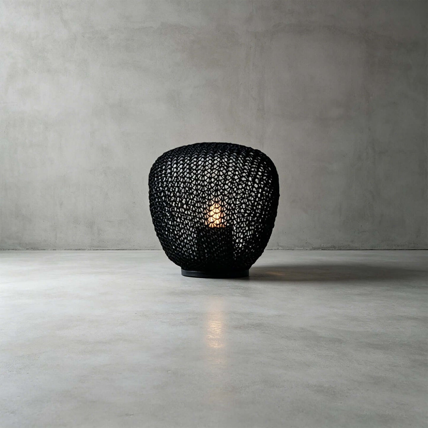 Neravi Outdoor Garden Lamp