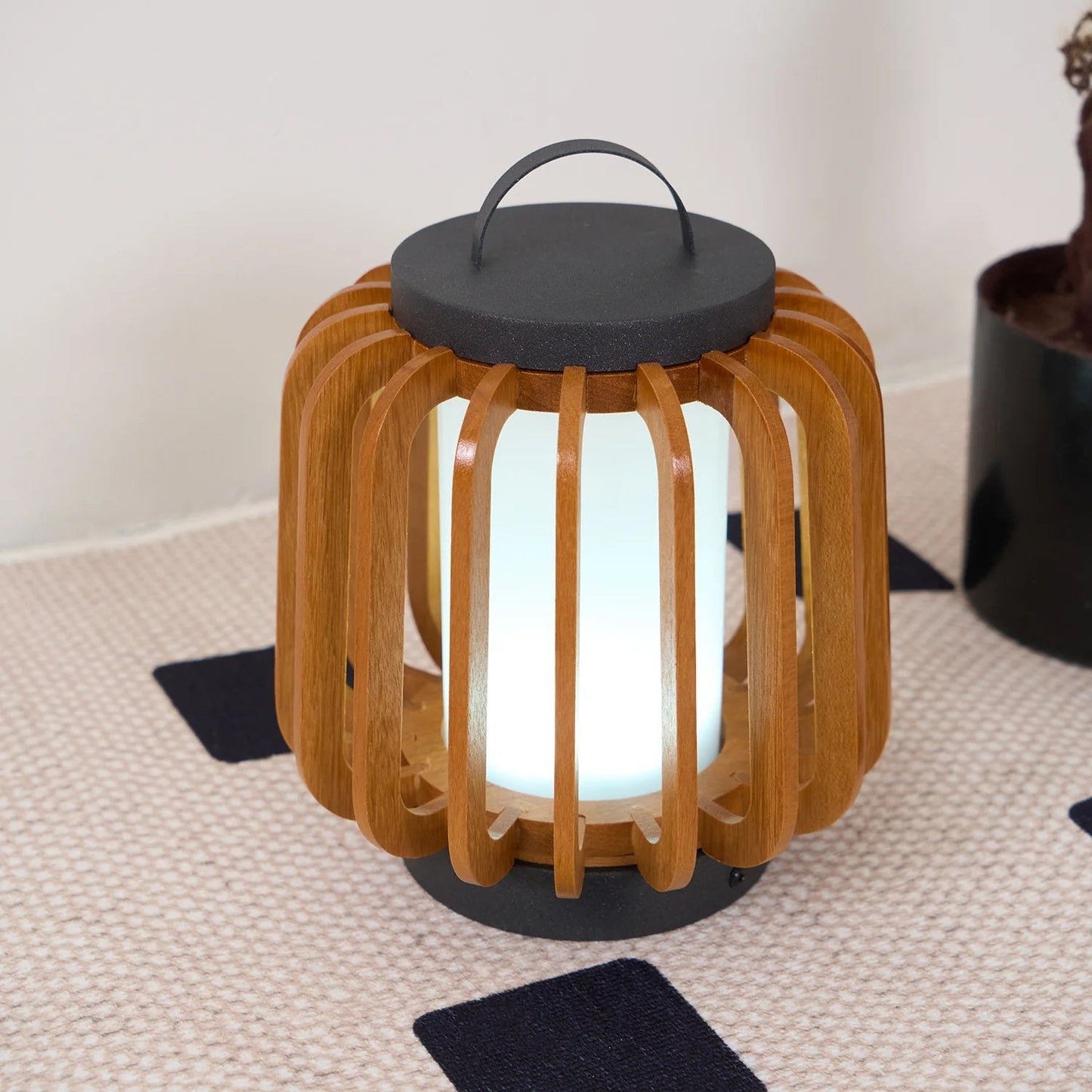 Norven Rechargeable Outdoor Lamp
