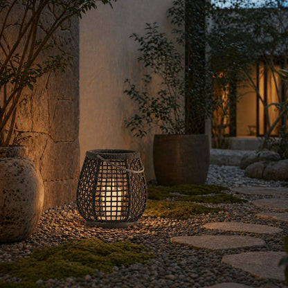 Vesra Outdoor Garden Lamp