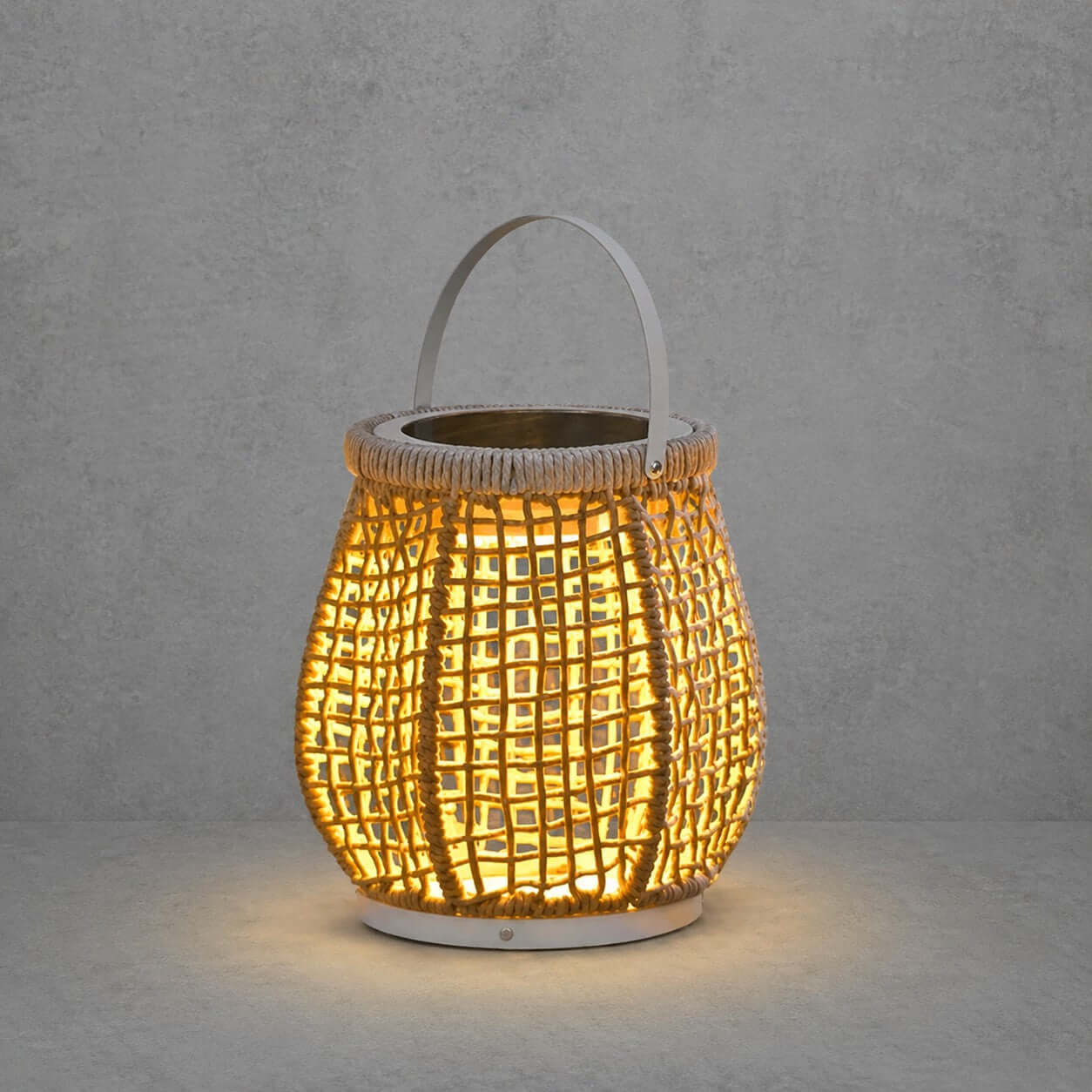 Vesra Outdoor Garden Lamp