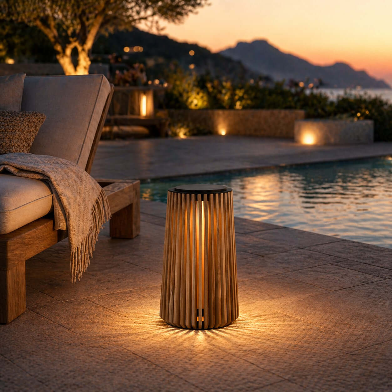 Voreni Outdoor Lamp