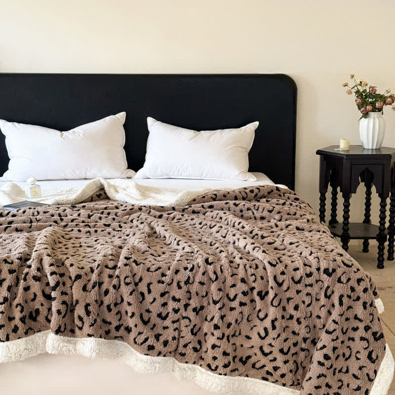 Weighted Blanket Leopard Fleece Bed | Large