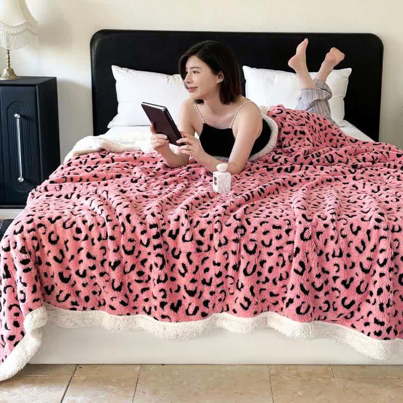 Weighted Blanket Leopard Fleece Bed | Large