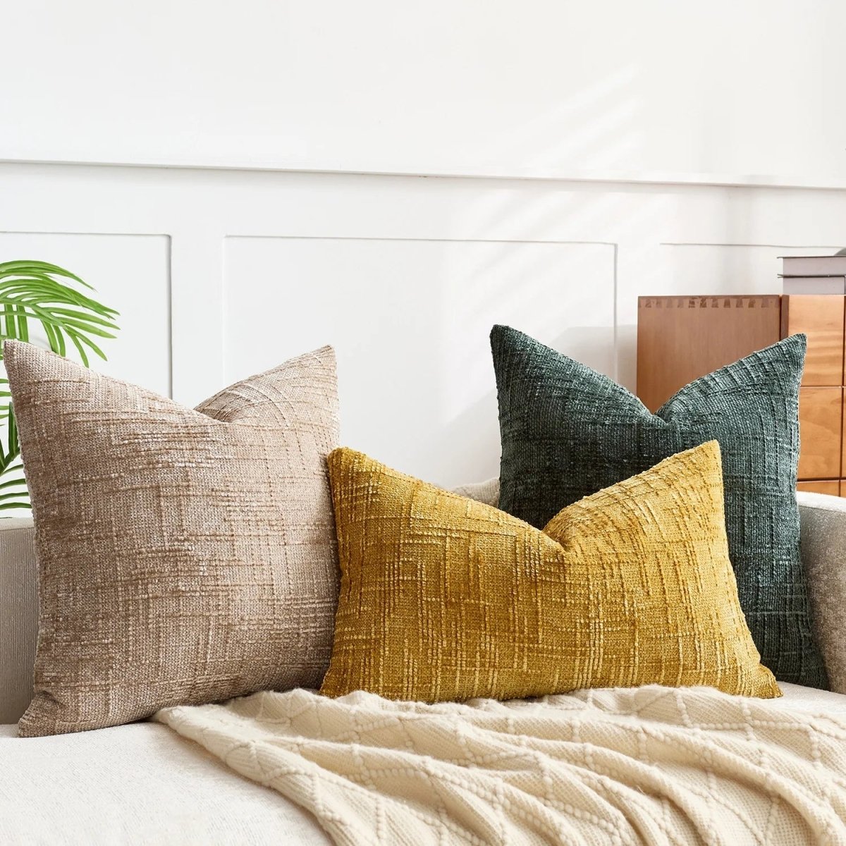 BAMBOCHEN – Chenille Decorative Throw Pillow with Bamboo Texture