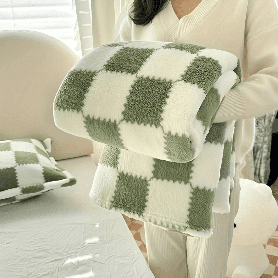 CASAFLUFF – Ultra-Soft Fleece Blanket for Year-Round Comfort and Warmth
