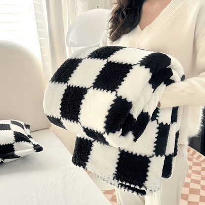 CASAFLUFF – Ultra-Soft Fleece Blanket for Year-Round Comfort and Warmth
