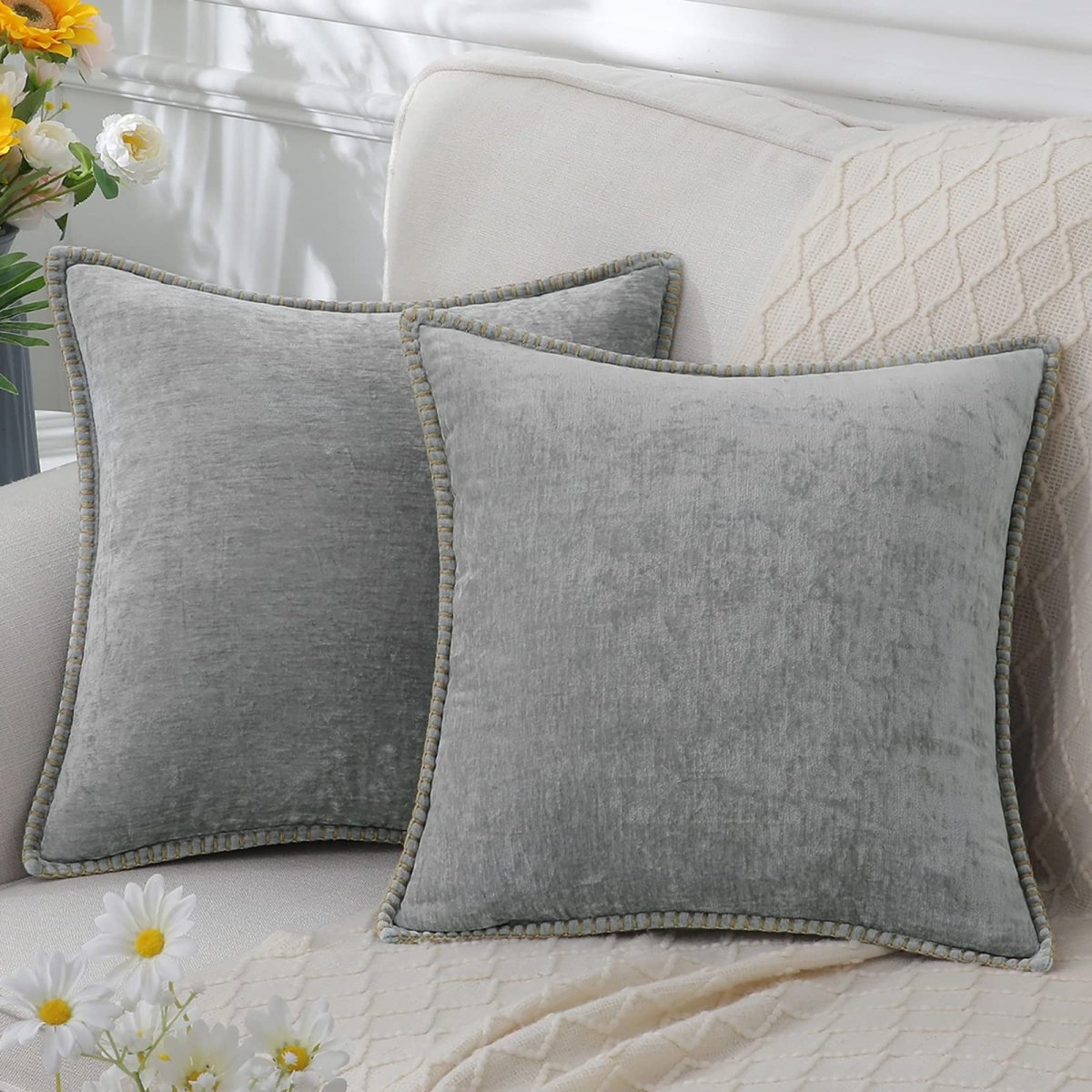 CHENILUX – Elegant Chenille Throw Pillow for Soft Decorative Comfort