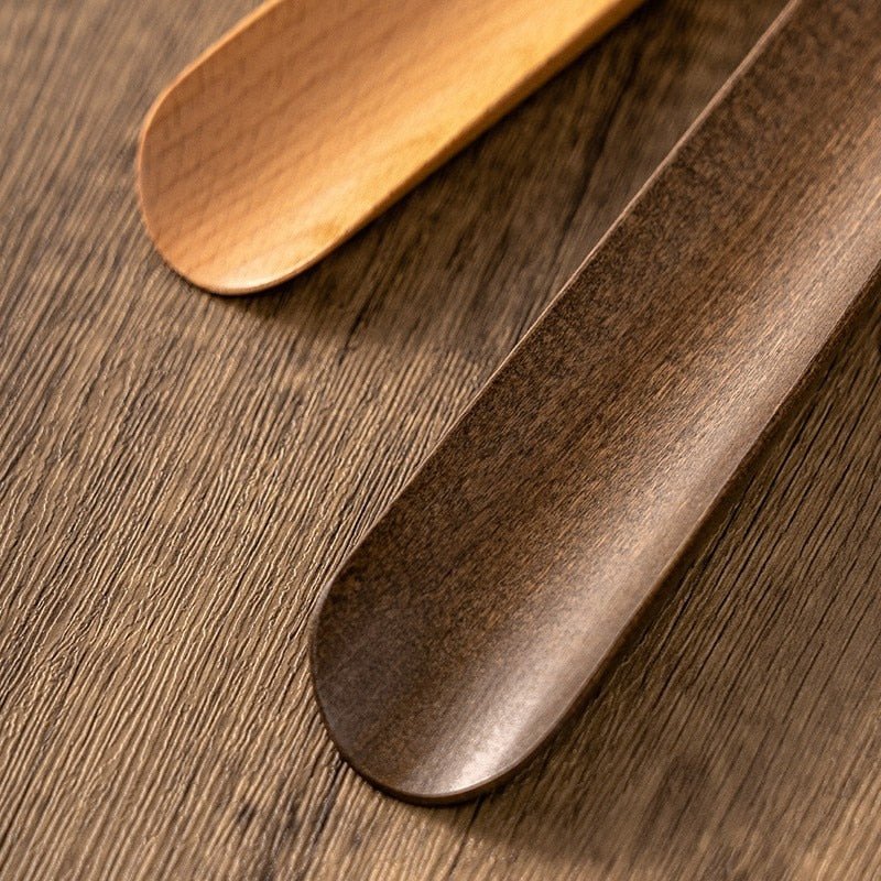 CLASSIHORN – Long Handle Wooden Shoehorn for Effortless Shoe Wearing
