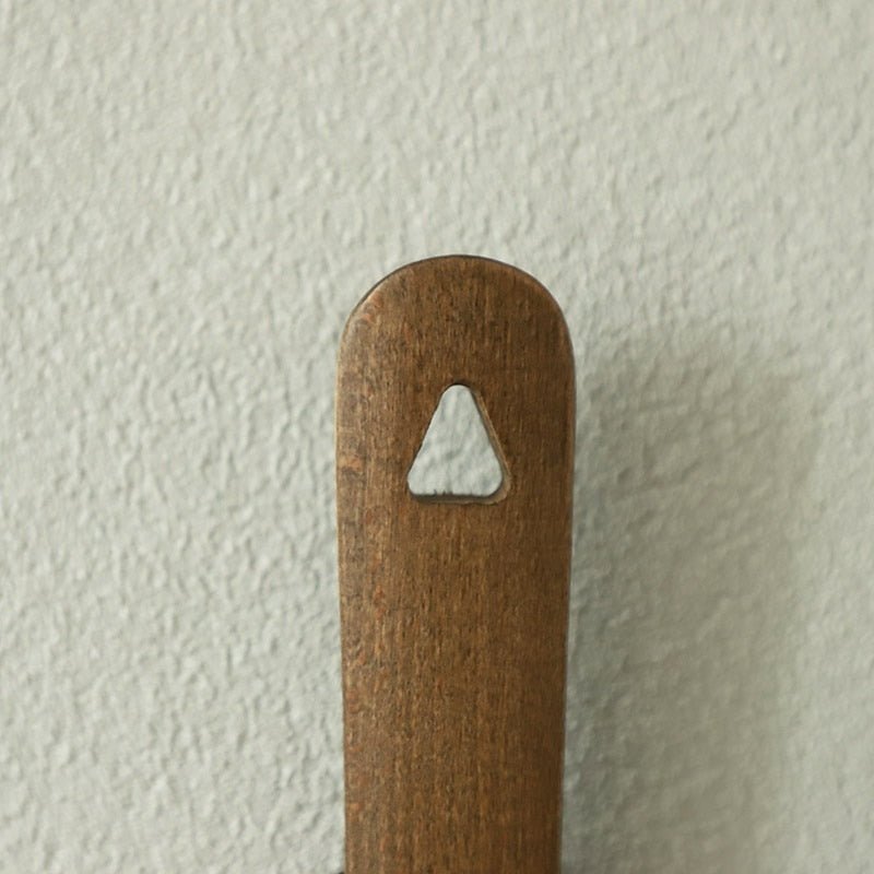 CLASSIHORN – Long Handle Wooden Shoehorn for Effortless Shoe Wearing
