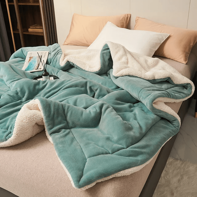 CozyLuxe – Luxurious Fleece Blanket for Ultimate Comfort