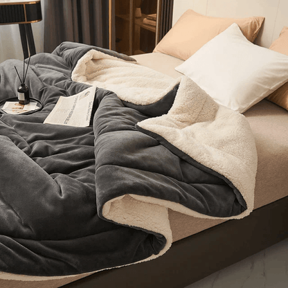 CozyLuxe – Luxurious Fleece Blanket for Ultimate Comfort