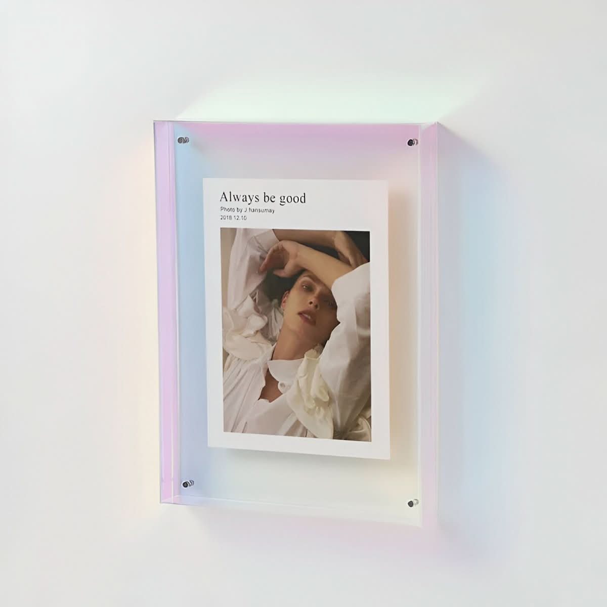 Crystaframe – Frameless Acrylic Photo Frame for a Floating, Modern Display