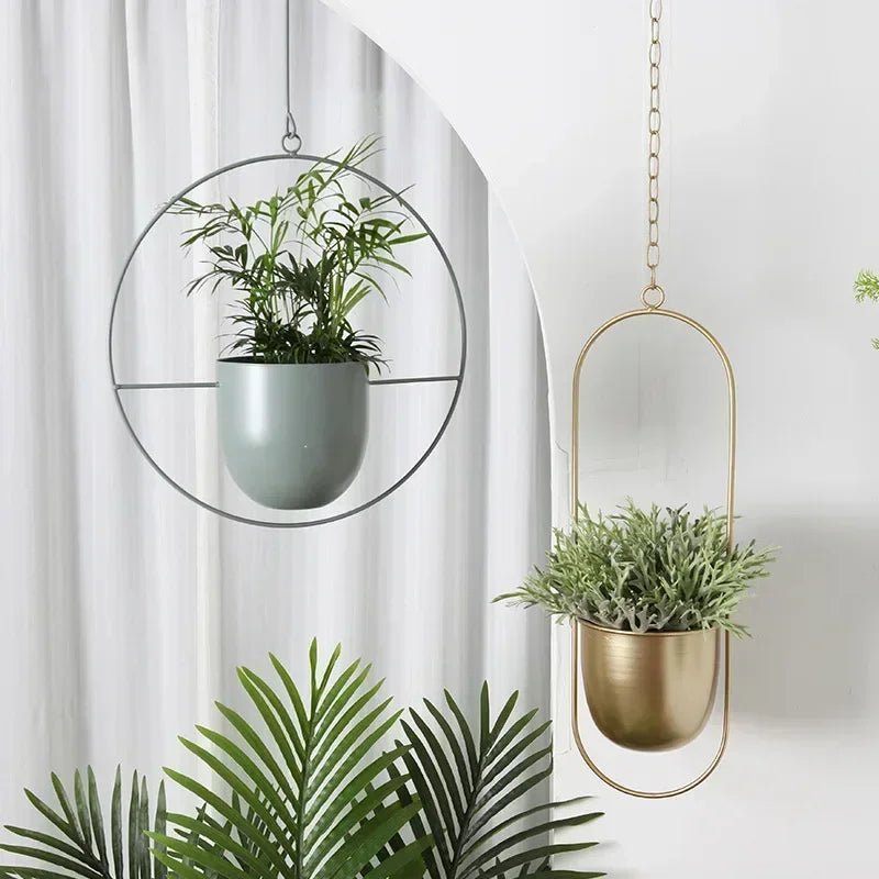 GREENHOLD – Minimalist Wall Plant Hanger with Adjustable Chain for Clean and Modern Spaces