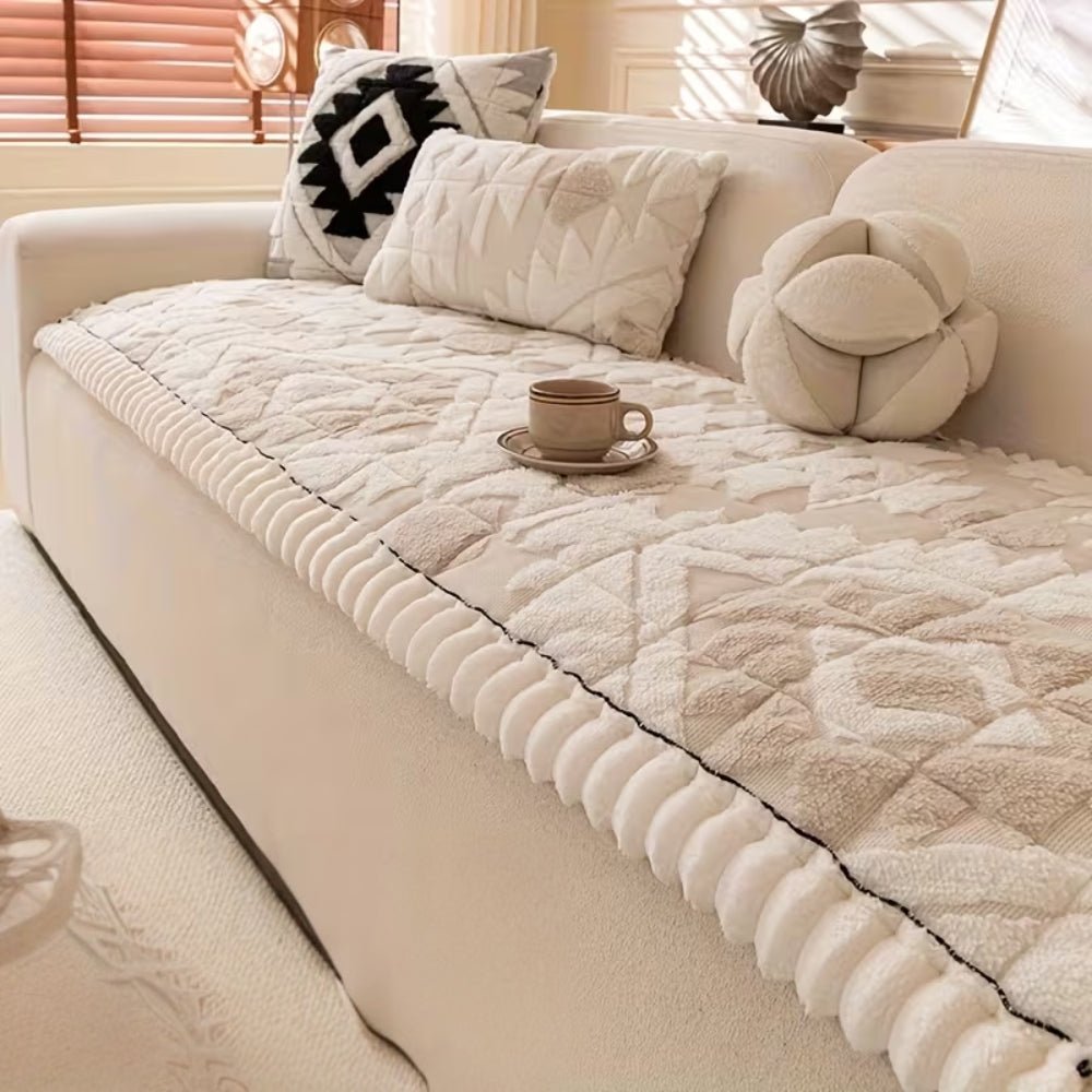 HOMÉVA – Plush Winter Quilted Sofa Slipcover with Anti-Slip Grip