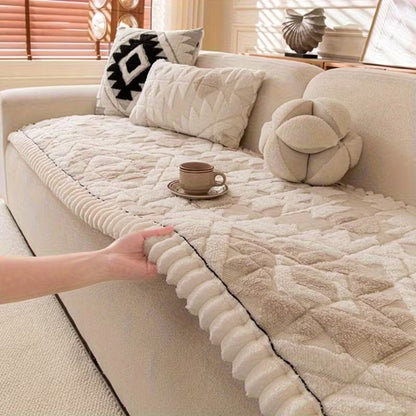 HOMÉVA – Plush Winter Quilted Sofa Slipcover with Anti-Slip Grip