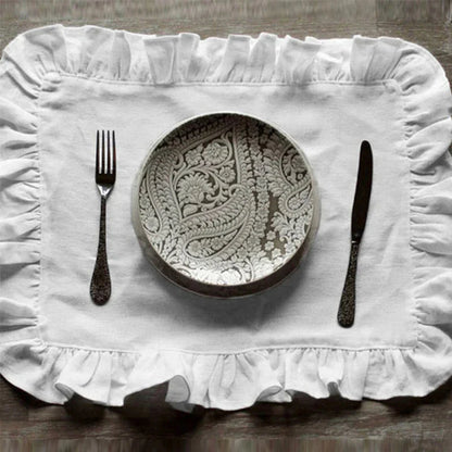 LINENBLOOM – Handcrafted Linen Napkin with Soft Ruffle Edge