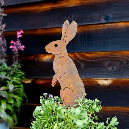 RABBITRAIL – Rustikaler Metall-Hasen-Gartenstecker für Bauernhaus-Außendekoration