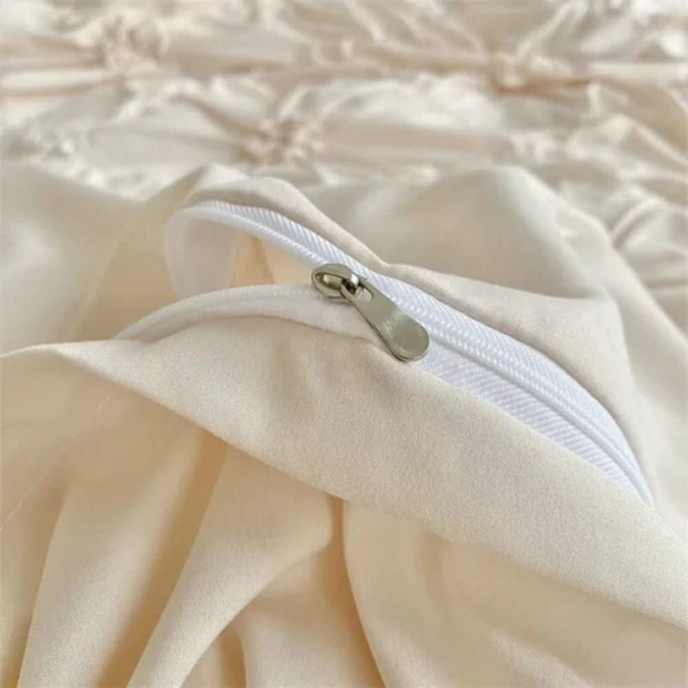 RuffledWeave Duvet Set – Elegant ruffled flower duvet cover set made of microfiber