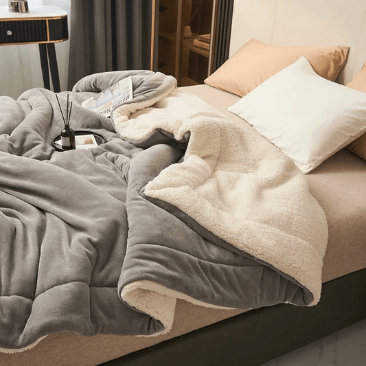 SOFTHUG LUXE – Plush Flannel Fleece Blanket for Comfort & Style