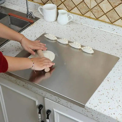 STEELCUT PRO – Stainless Steel Cutting Board with Anti-Slip Base & Integrated Lip