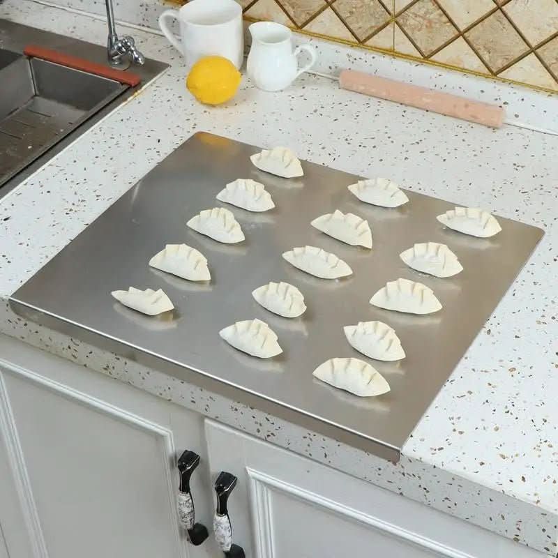 STEELCUT PRO – Stainless Steel Cutting Board with Anti-Slip Base & Integrated Lip