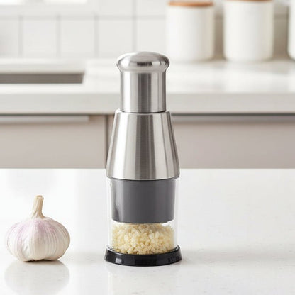 STEELMINCE – Compact Garlic Chopper Featuring Durable Steel Cutting Blades