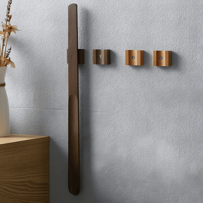 TALLGRIP – Extra-Long Magnetic Wooden Shoehorn for Effortless Wear