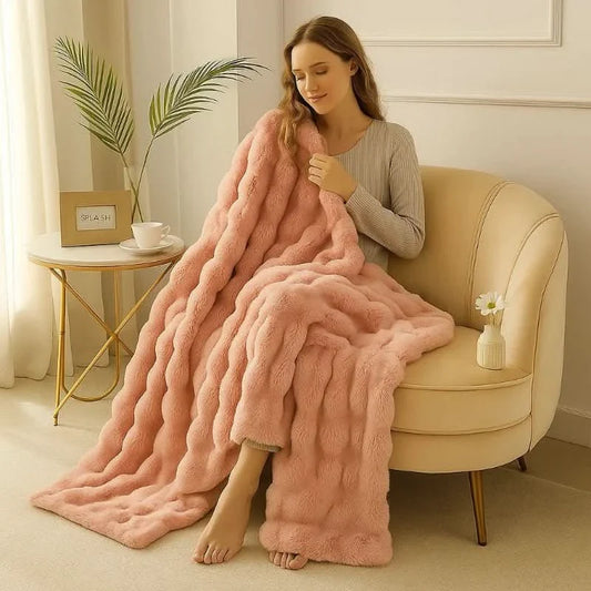ZenithThrow – Lightweight and Luxurious Travel Companion