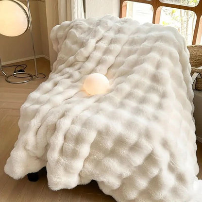 ZenithThrow – Lightweight and Luxurious Travel Companion